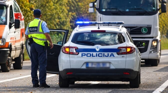 Policijska kontrola prometa.